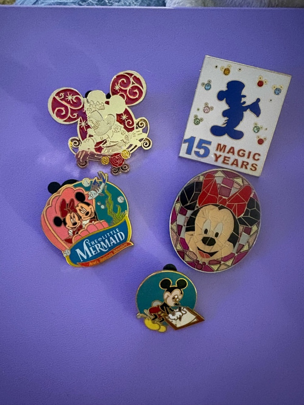 Lot of Disney Paris, Tokyo and WDW pins collectible!